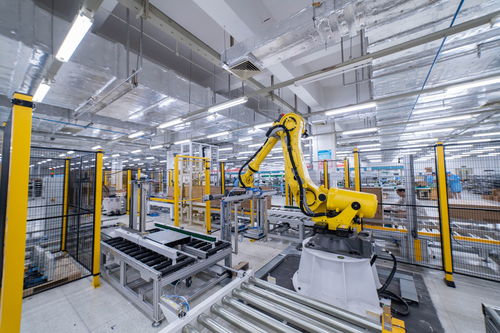 营收微增为何利润大涨24%？答案藏在烽火通信智能产线里的中介服务